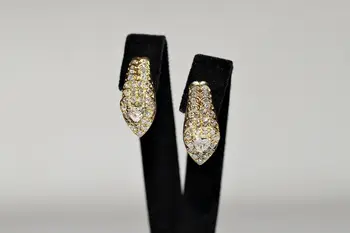 Винтажные оригинальные серьги из золота 18 карат, украшенные натуральными бриллиантами